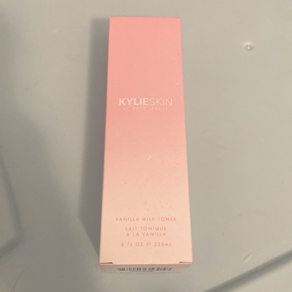 Never been used/in original package KYLIE SKIN Vanilla Milk Toner
